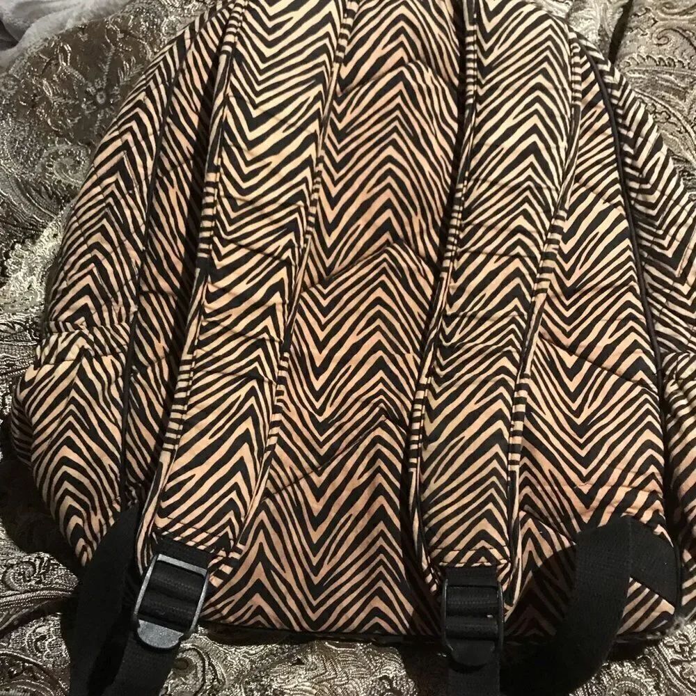 Vera Bradley school backpack excellent  condition  Black and Tan zebra print - Picture 6 of 8